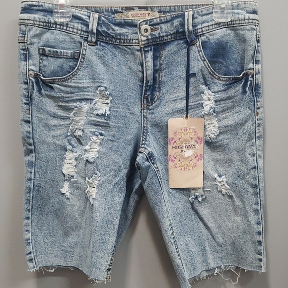 Highway Jeans NWT Distressed Denim Shorts - Picture 1 of 7